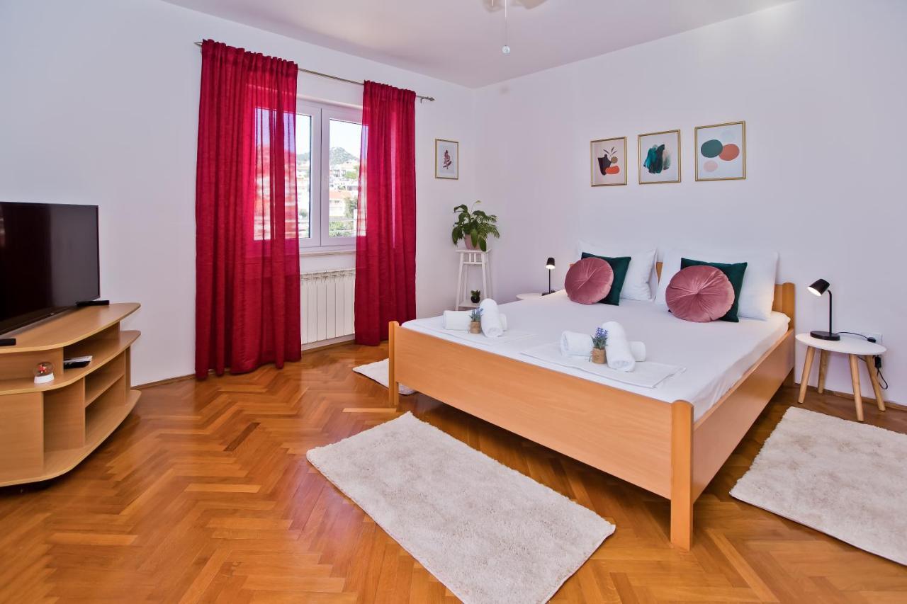 Apartments And Rooms Marija Hvar Town Kültér fotó